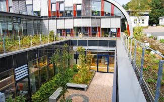 The multi-functional system build-up “Roof Garden” is perfect for all types of intensive green roof. Roof garden and green courtyard